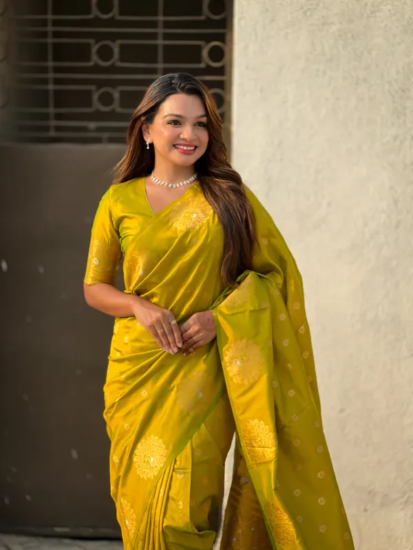 Yellow_Premium_Soft_Moonga_Silk_With_Blouse_Piece_For_Women_&_Girls