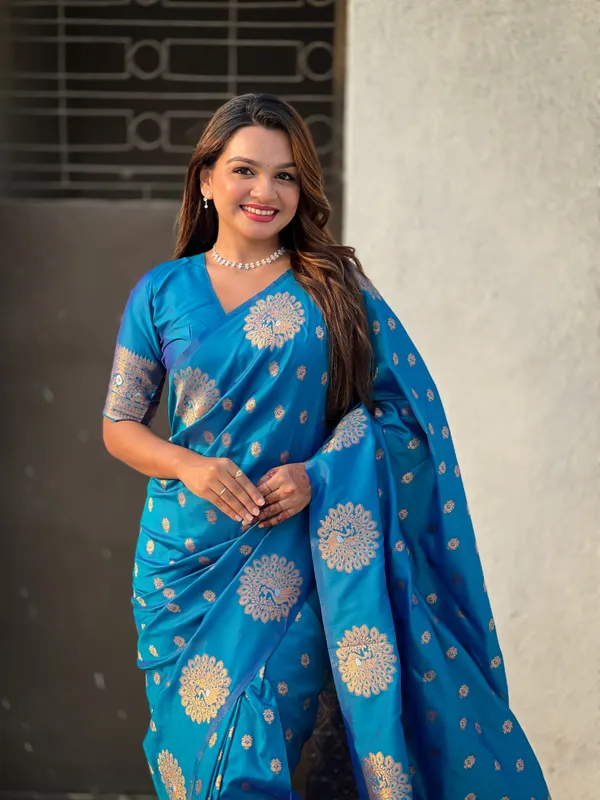 Sky_Blue_Premium_Soft_Moonga_Silk_With_Blouse_Piece_For_Women_&_Girls