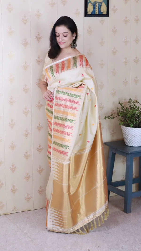 Cream_Soft_Silk_With_Floral_Meenakari_Motifs_Saree_With_Blouse_Piece_For_Women_&_Girl