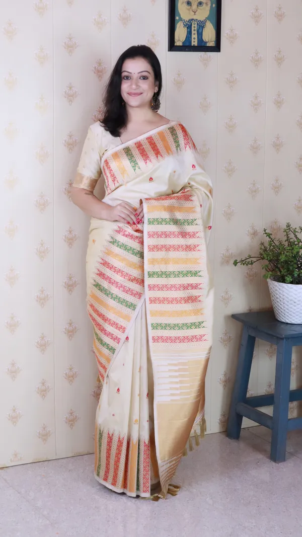 Cream_Soft_Silk_With_Floral_Meenakari_Motifs_Saree_With_Blouse_Piece_For_Women_&_Girl