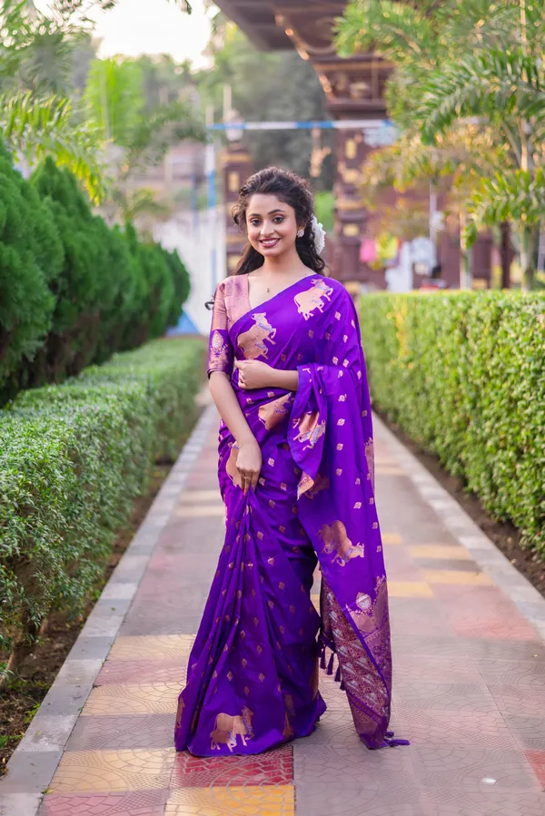 Wine_Soft_Moonga_Silk_With_Zari_Motifs_Saree_With_Blouse_Piece_For_Women_&_Girl