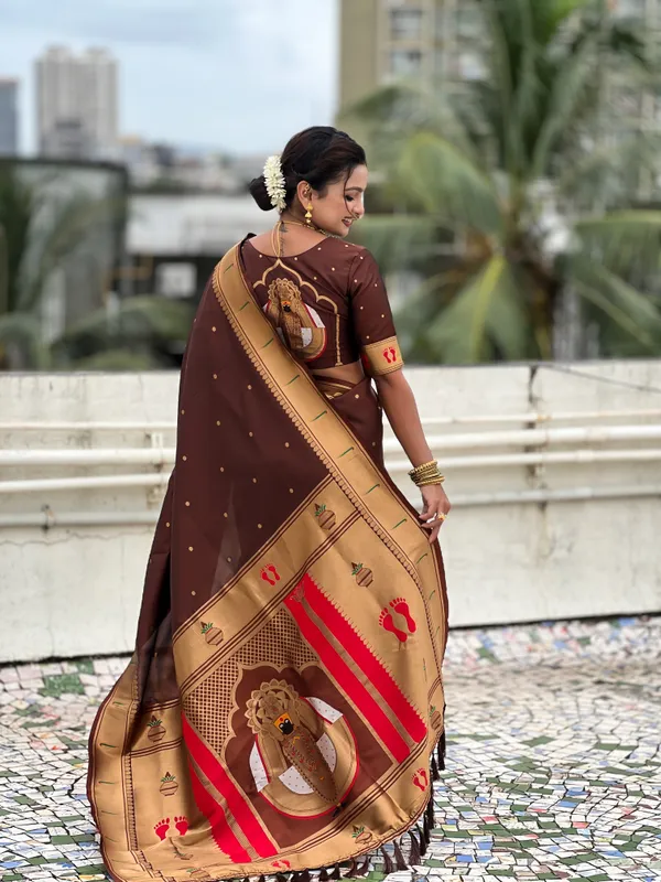 Coffee_Soft_Silk_With_Floral_Motifs_Weaved_Saree_With_Blouse_Piece_For_Women_&_Girl