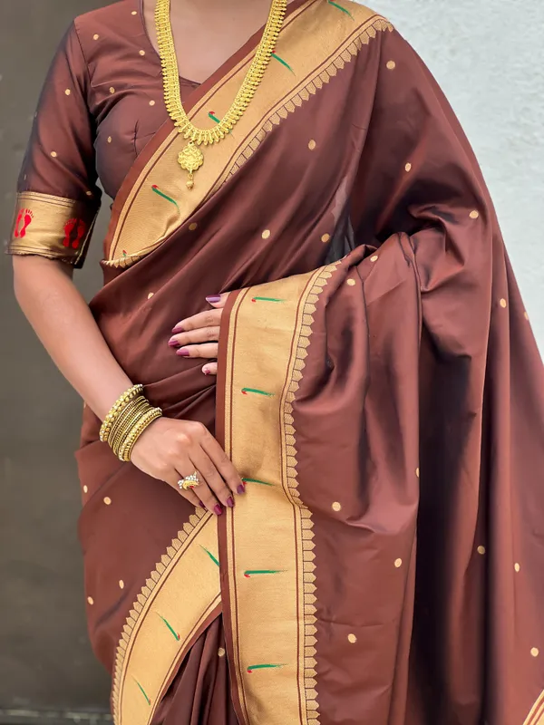 Coffee_Soft_Silk_With_Floral_Motifs_Weaved_Saree_With_Blouse_Piece_For_Women_&_Girl