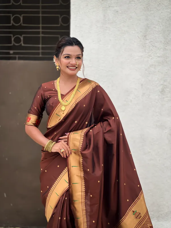 Coffee_Soft_Silk_With_Floral_Motifs_Weaved_Saree_With_Blouse_Piece_For_Women_&_Girl