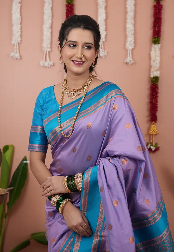 Lavender_Sky_Soft_Silk_With_Floral_Motifs_Weaved_Saree_With_Blouse_Piece_For_Women_&_Girl