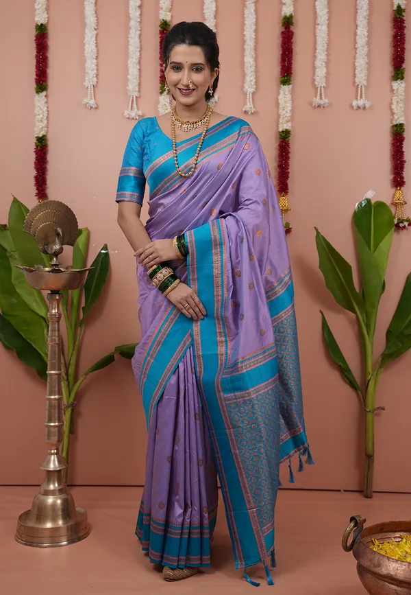 Lavender_Sky_Soft_Silk_With_Floral_Motifs_Weaved_Saree_With_Blouse_Piece_For_Women_&_Girl