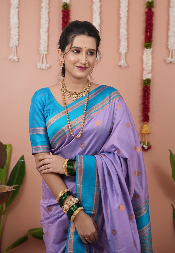 Lavender_Sky_Soft_Silk_With_Floral_Motifs_Weaved_Saree_With_Blouse_Piece_For_Women_&_Girl