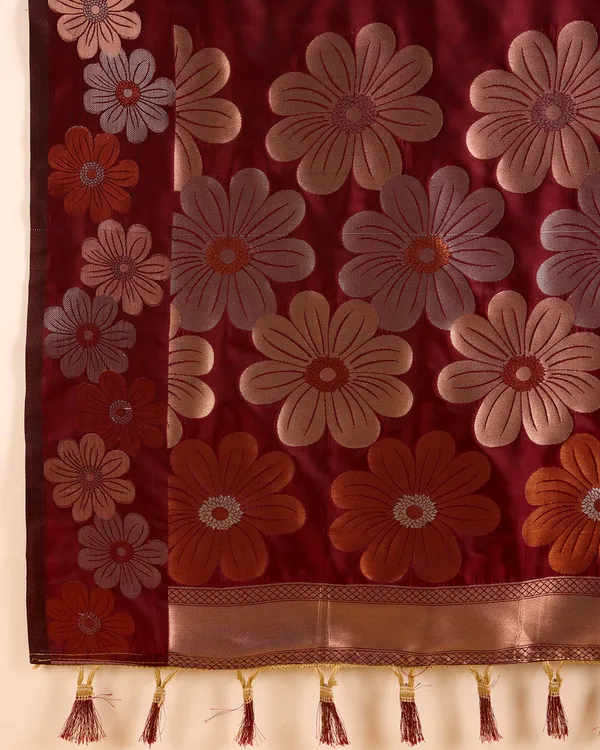 Maroon_Patola_Silk_Weaved_Saree_With_Contrast_Meenakari_Saree_For_Women_&_Girls