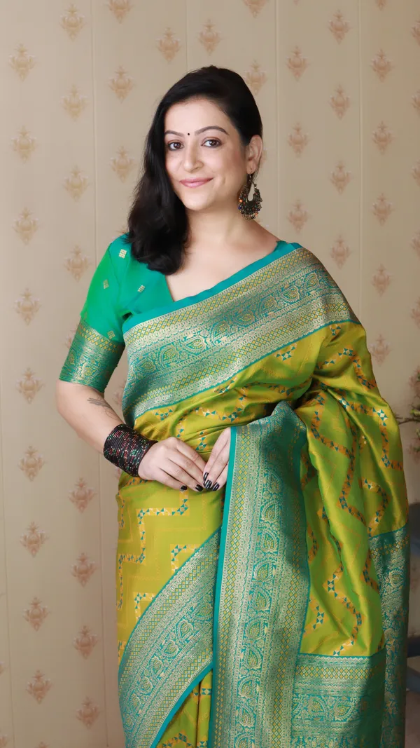 Mehandi_Premium_Banarasi_Soft_Silk_With_Gold_Zari_Zig_Zag_Geometric_Weaved_Saree_With_Blouse_Piece_For_Women_&_Girl