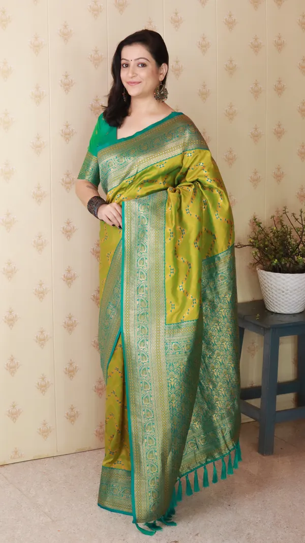 Mehandi_Premium_Banarasi_Soft_Silk_With_Gold_Zari_Zig_Zag_Geometric_Weaved_Saree_With_Blouse_Piece_For_Women_&_Girl