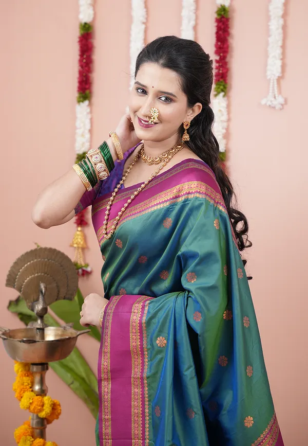 Parrot_Green_Soft_Silk_With_Floral_Motifs_Weaved_Saree_With_Blouse_Piece_For_Women_&_Girl