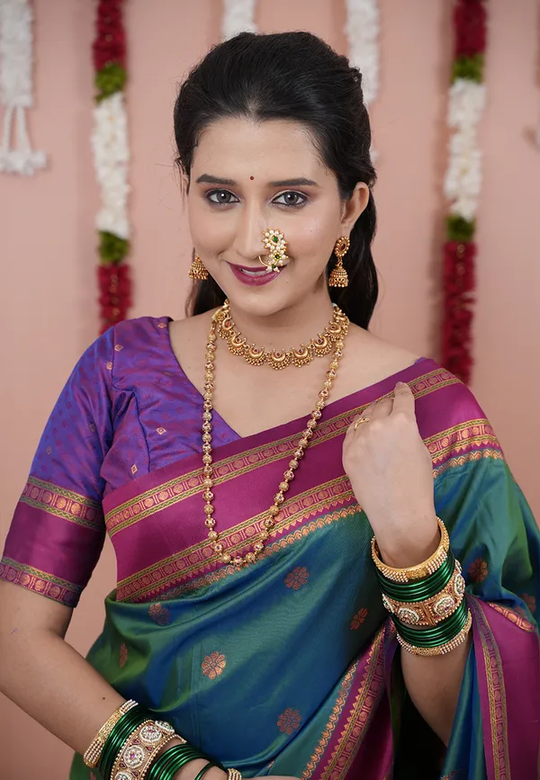 Parrot_Green_Soft_Silk_With_Floral_Motifs_Weaved_Saree_With_Blouse_Piece_For_Women_&_Girl