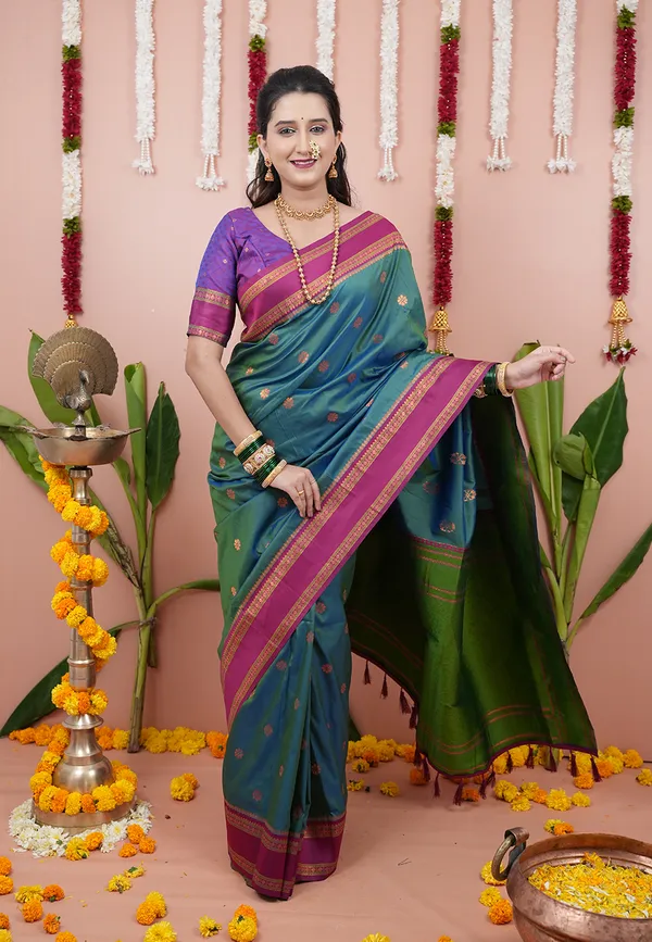 Parrot_Green_Soft_Silk_With_Floral_Motifs_Weaved_Saree_With_Blouse_Piece_For_Women_&_Girl