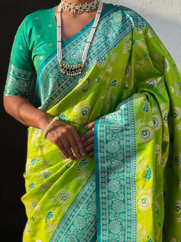 Parrot_Green_Premium_Banarasi_Soft_Silk_With_Blouse_Piece_For_Women_&_Girls