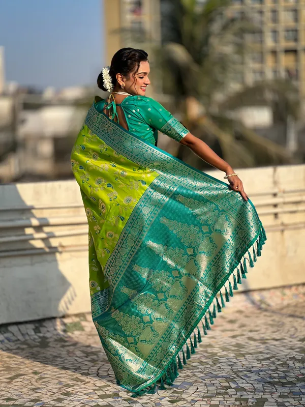 Parrot_Green_Premium_Banarasi_Soft_Silk_With_Blouse_Piece_For_Women_&_Girls