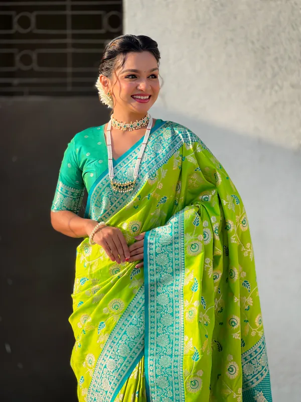 Parrot_Green_Premium_Banarasi_Soft_Silk_With_Blouse_Piece_For_Women_&_Girls