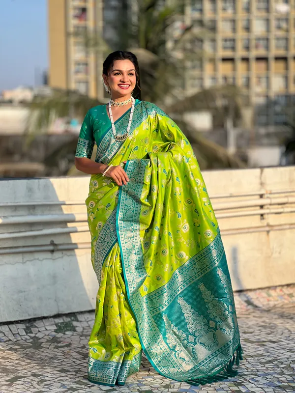 Parrot_Green_Premium_Banarasi_Soft_Silk_With_Blouse_Piece_For_Women_&_Girls