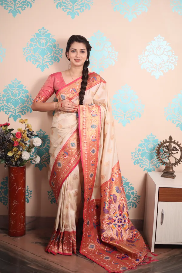 Cream_Paithani_Saree_With_Gold_Zari_Peacock_Motifs_Saree_With_Blouse_Piece_For_Women_&_Girl