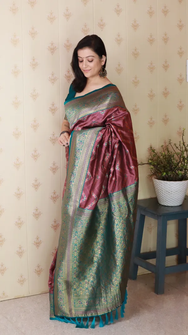 Light_Maroon_Premium_Banarasi_Soft_Silk_With_Gold_Zari_Zig_Zag_Geometric_Weaved_Saree_With_Blouse_Piece_For_Women_&_Girl