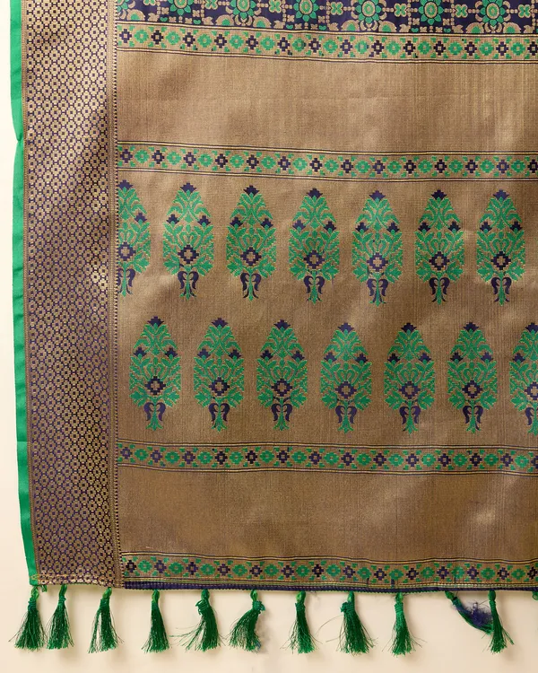 Green_Patola_Silk_Weaved_Saree_With_Contrast_Meenakari_Saree_For_Women_&_Girls