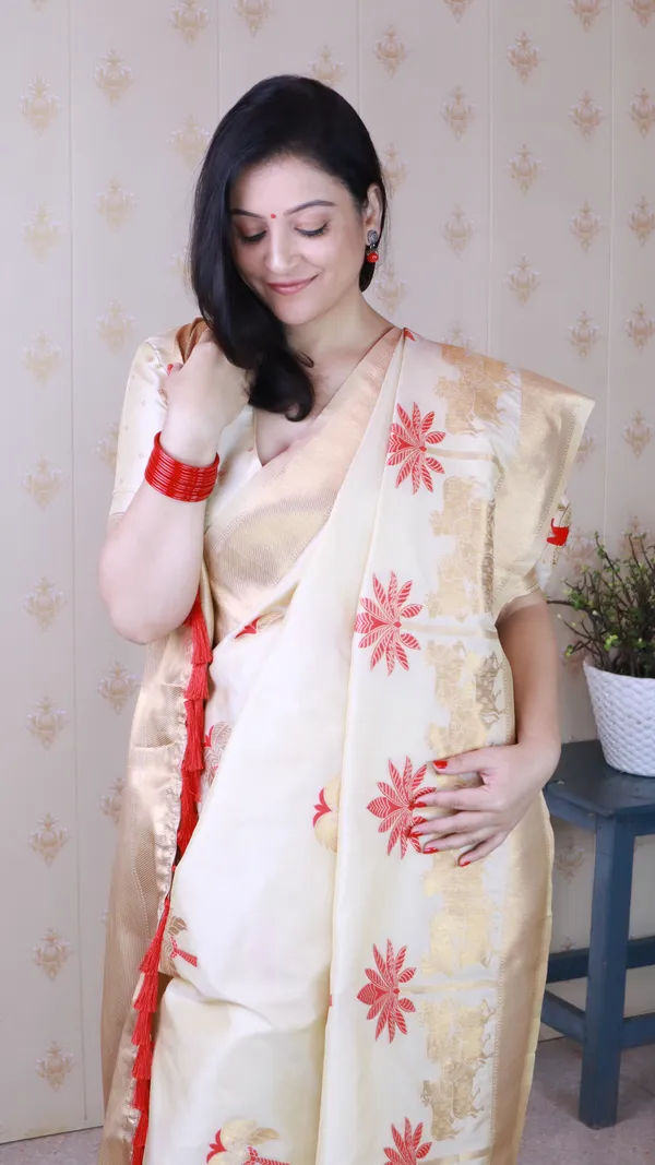 Cream_Soft_Silk_With_Flower_Meenakari_Motifs_Saree_With_Blouse_Piece_For_Women_&_Girl