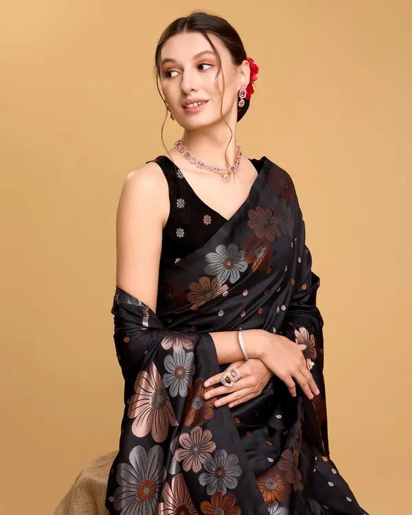 Black_Patola_Silk_Weaved_Saree_With_Contrast_Meenakari_Saree_For_Women_&_Girls