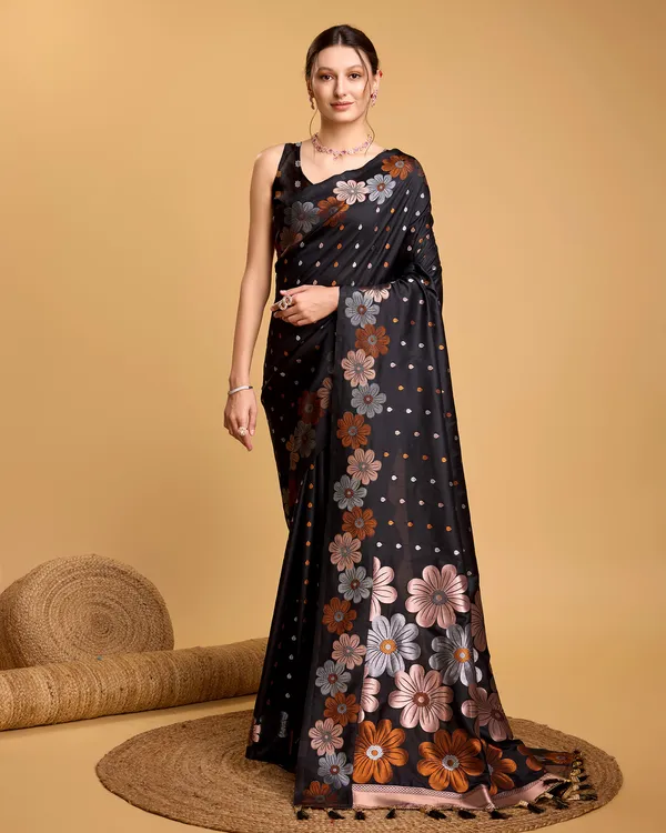 Black_Patola_Silk_Weaved_Saree_With_Contrast_Meenakari_Saree_For_Women_&_Girls