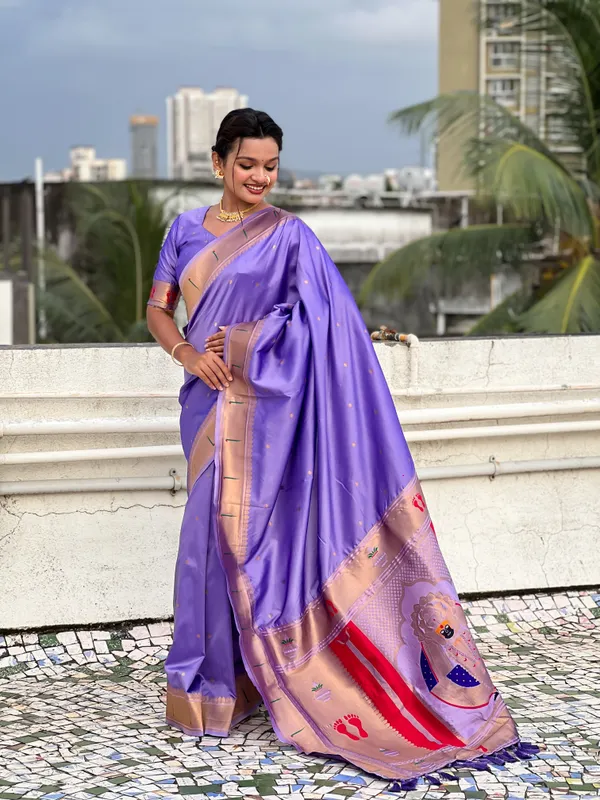 Lavender_Soft_Silk_With_Floral_Motifs_Weaved_Saree_With_Blouse_Piece_For_Women_&_Girl