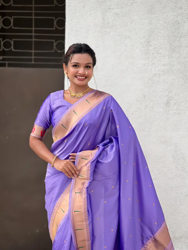 Lavender_Soft_Silk_With_Floral_Motifs_Weaved_Saree_With_Blouse_Piece_For_Women_&_Girl