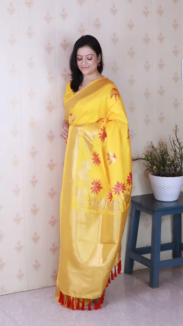 Yellow_Soft_Silk_With_Flower_Meenakari_Motifs_Saree_With_Blouse_Piece_For_Women_&_Girl