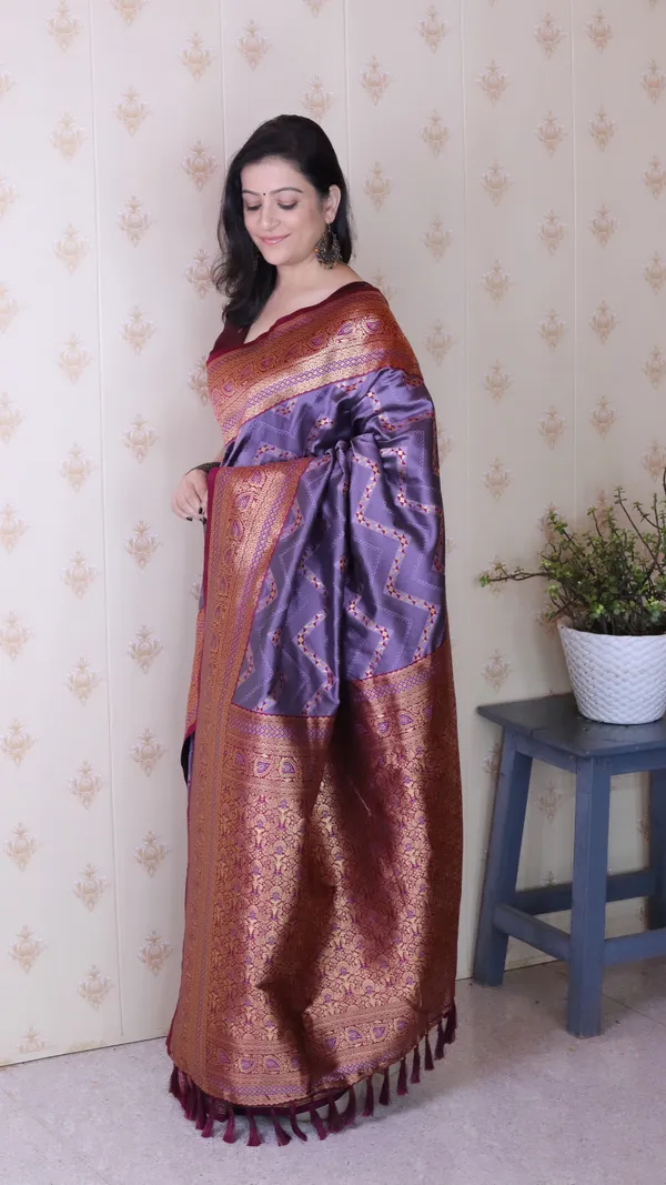 Light_Purple_Premium_Banarasi_Soft_Silk_With_Gold_Zari_Zig_Zag_Geometric_Weaved_Saree_With_Blouse_Piece_For_Women_&_Girl