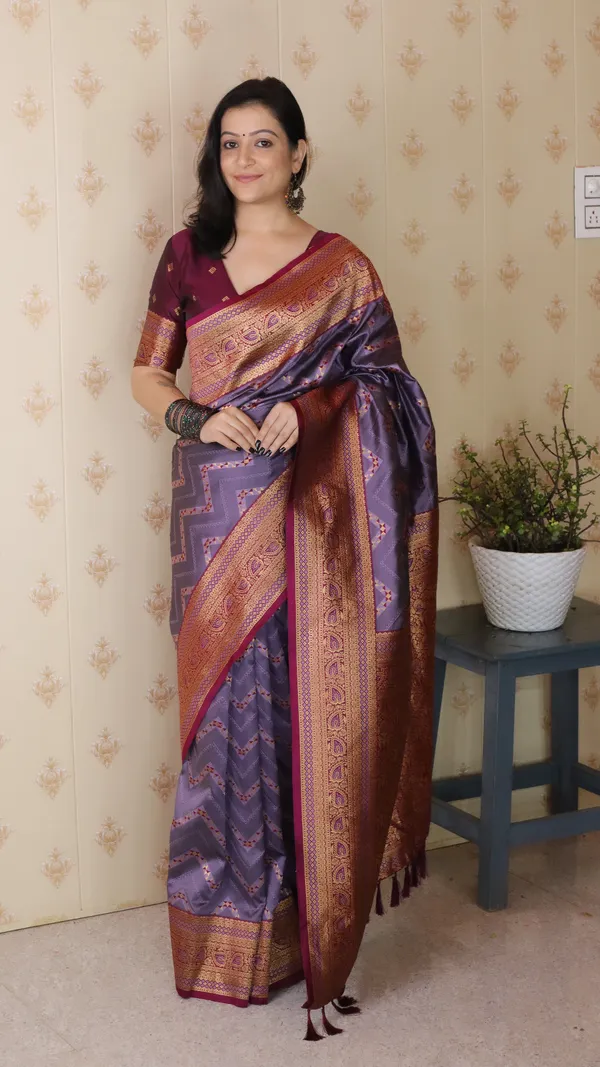 Light_Purple_Premium_Banarasi_Soft_Silk_With_Gold_Zari_Zig_Zag_Geometric_Weaved_Saree_With_Blouse_Piece_For_Women_&_Girl