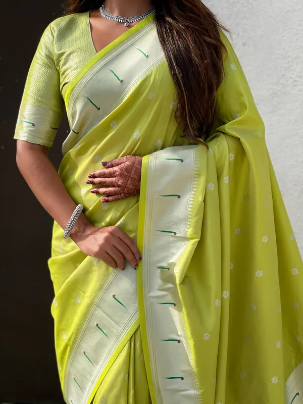 Parrot_Green_Paithani_Saree_With_Silver_Zari_Woven_Motifs_Saree_With_Blouse_Piece_For_Women_&_Girl