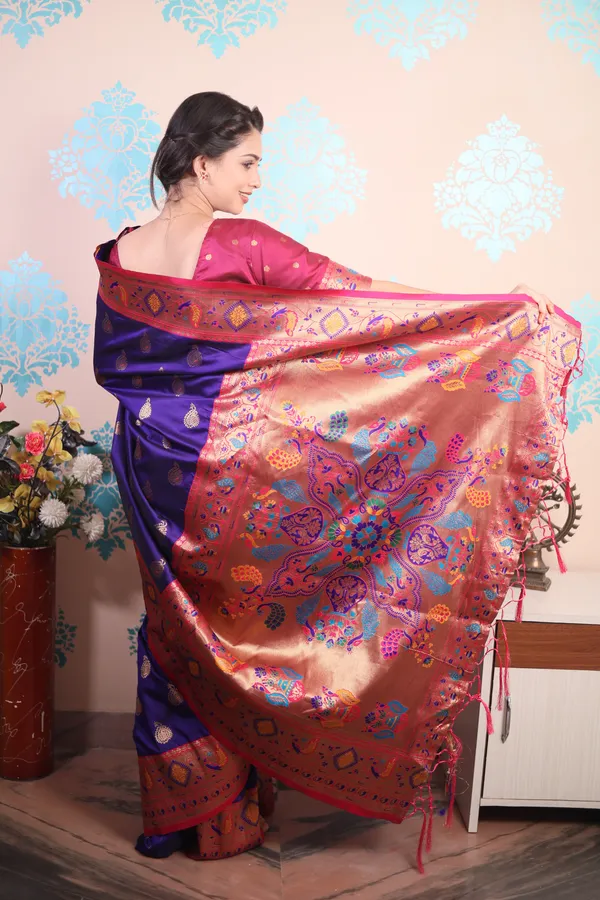 Purple_Paithani_Saree_With_Gold_Zari_Peacock_Motifs_Saree_With_Blouse_Piece_For_Women_&_Girl