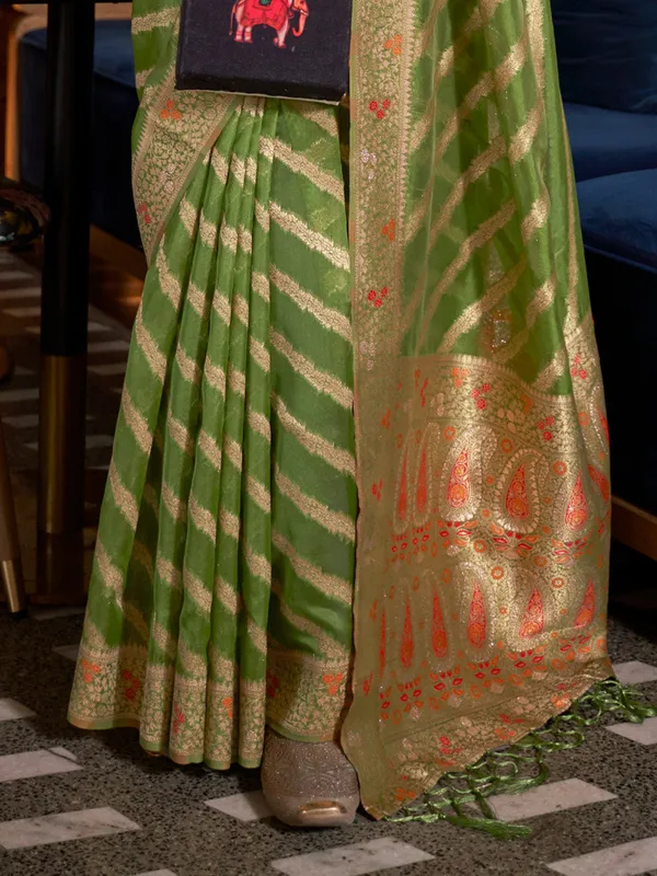 Mehandi_Green_Premium_Organza_Saree_With_Blouse_Piece_For_Women_&_Girls