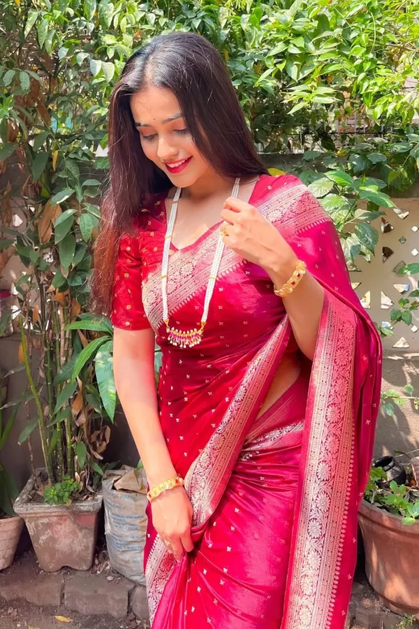 Wine_Premium_Banarasi_Silk_With_Blouse_Piece_For_Women_&_Girls