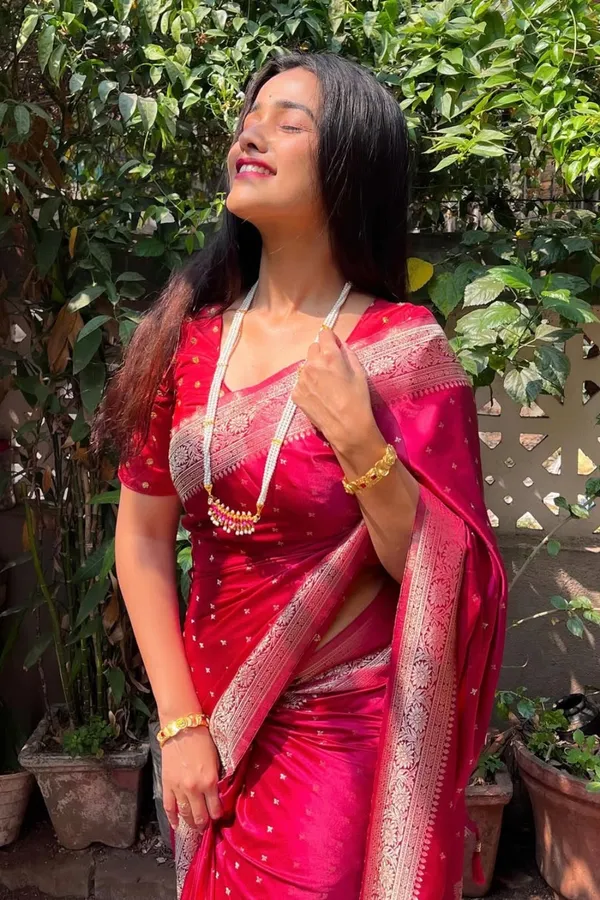 Wine_Premium_Banarasi_Silk_With_Blouse_Piece_For_Women_&_Girls