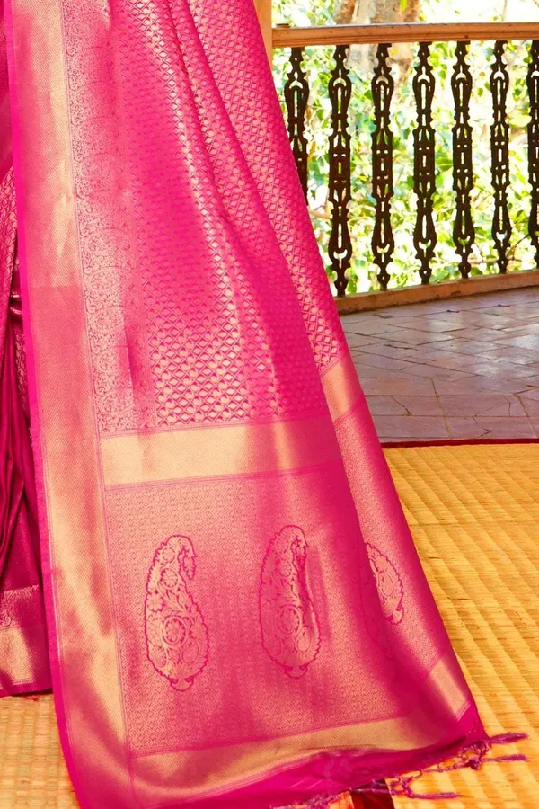 Rose_Pink_Premium_Kanjivaram_Saree_With_Blouse_Piece_For_Women_&_Girls