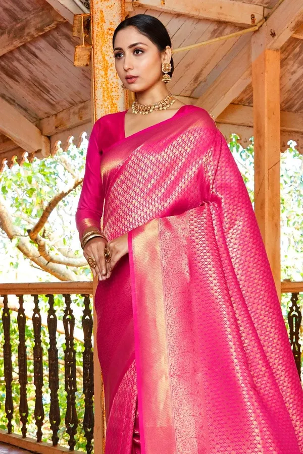 Rose_Pink_Premium_Kanjivaram_Saree_With_Blouse_Piece_For_Women_&_Girls