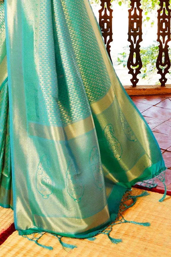 Tiffany_Blue_Premium_Kanjivaram_Saree_With_Blouse_Piece_For_Women_&_Girls