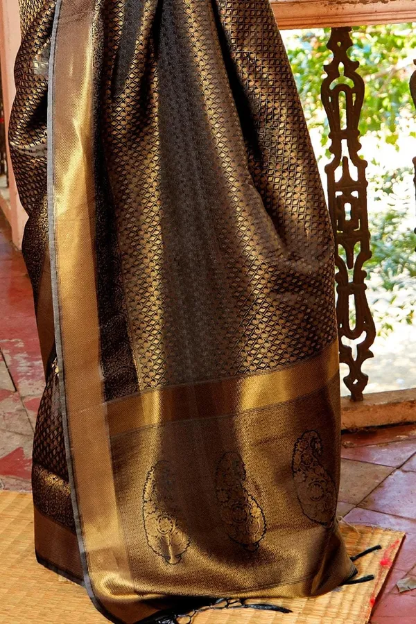 Oil_Black_Premium_Kanjivaram_Saree_With_Blouse_Piece_For_Women_&_Girls
