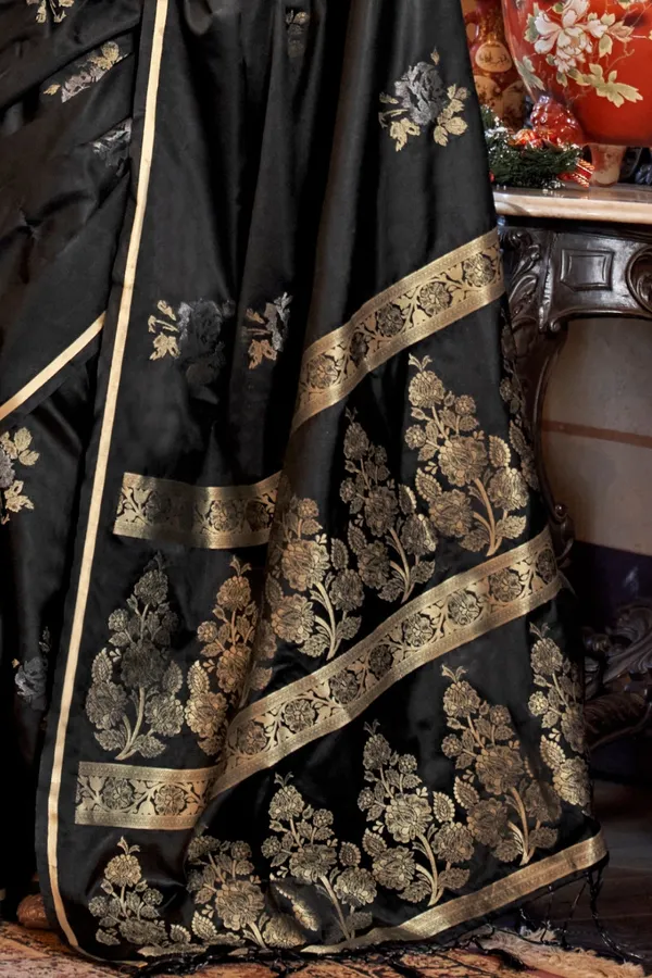 Black_Premium_Handloom_Weaving_Silk_With_Blouse_Piece_For_Women_&_Girls