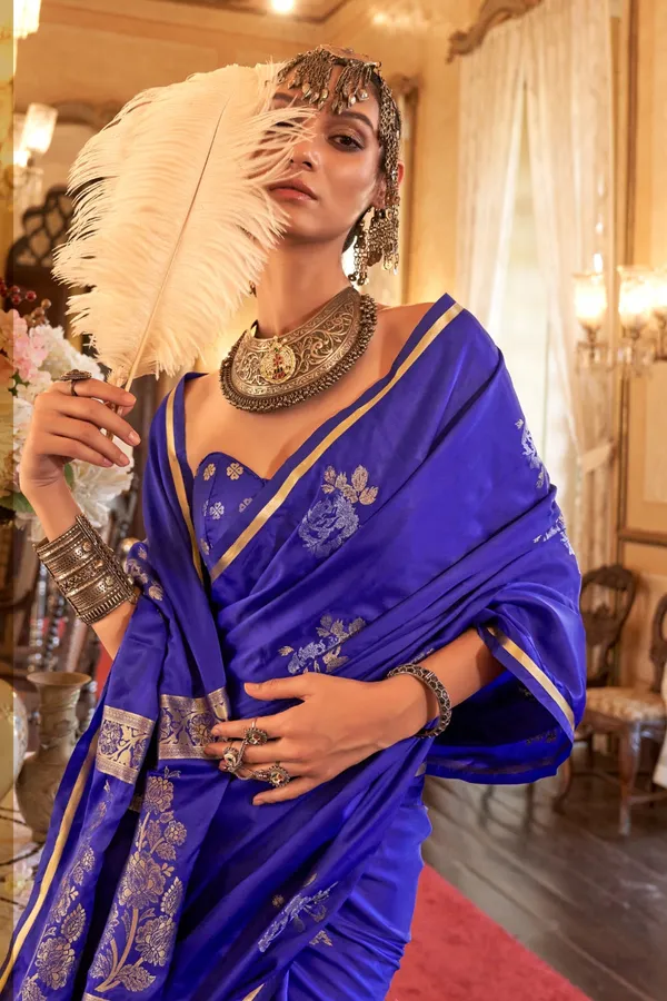 Blue_Premium_Handloom_Weaving_Silk_With_Blouse_Piece_For_Women_&_Girls
