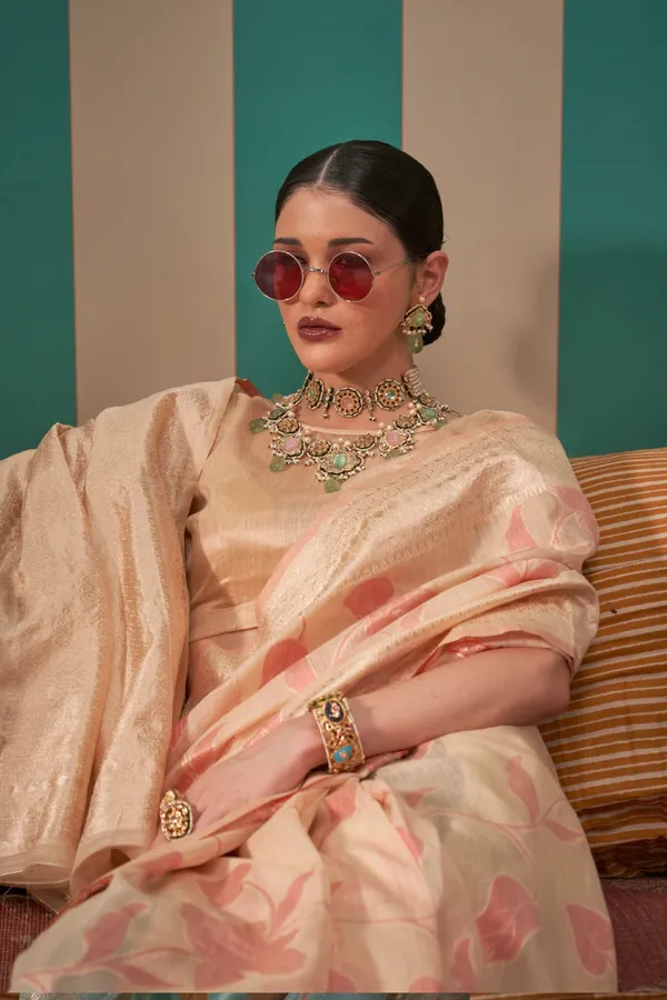 Peach_Pink_Premium_Linen_Saree_With_Blouse_Piece_For_Women_&_Girls