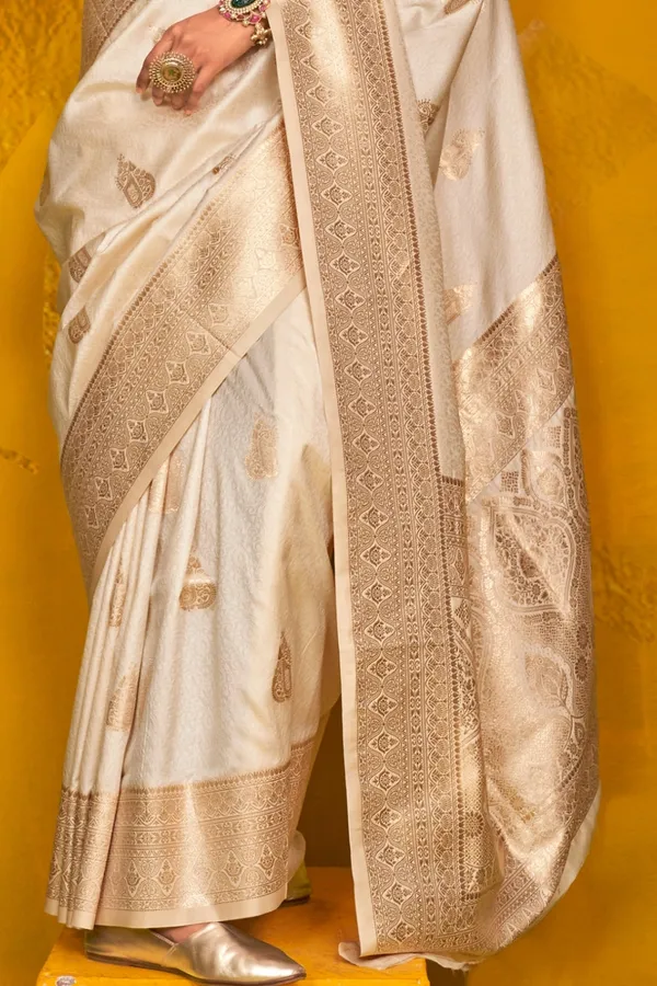 White_Premium_Handloom_Weaving_Silk_With_Blouse_Piece_For_Women_&_Girls