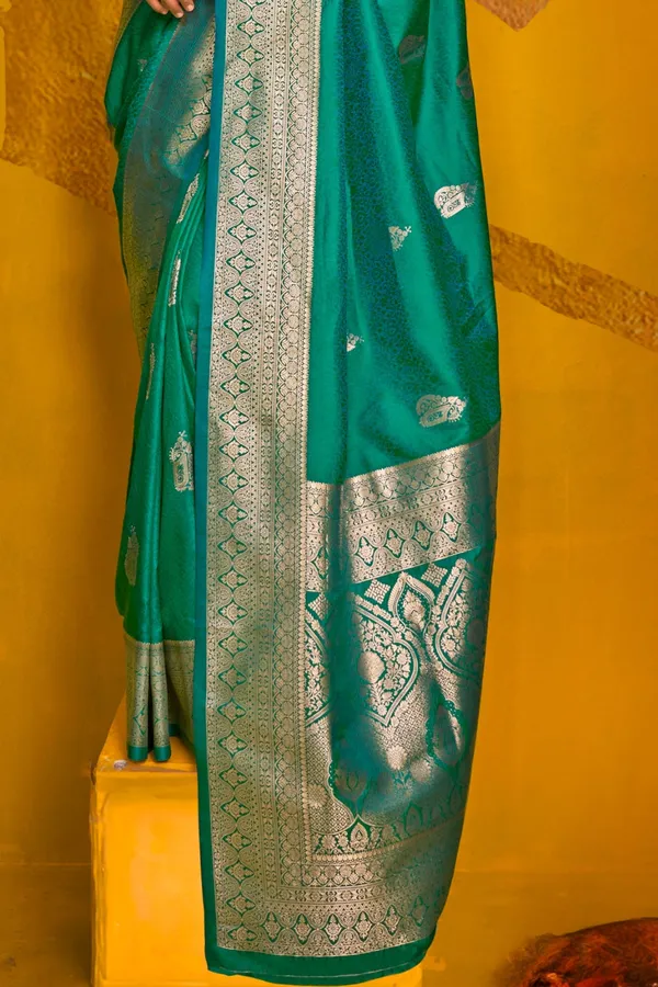 Blue_Premium_Handloom_Weaving_Silk_With_Blouse_Piece_For_Women_&_Girls