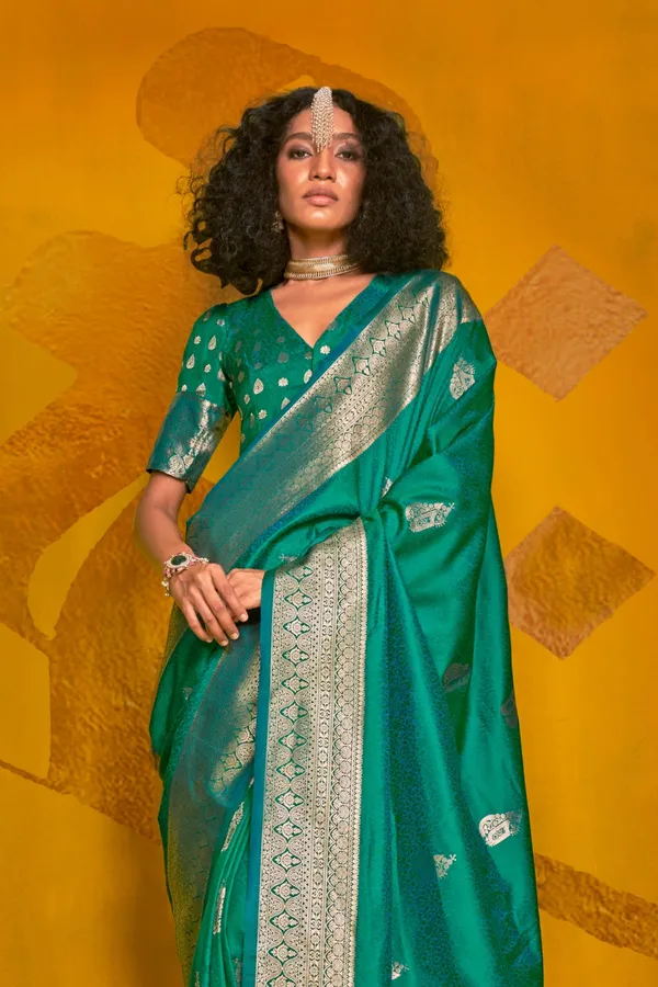 Blue_Premium_Handloom_Weaving_Silk_With_Blouse_Piece_For_Women_&_Girls