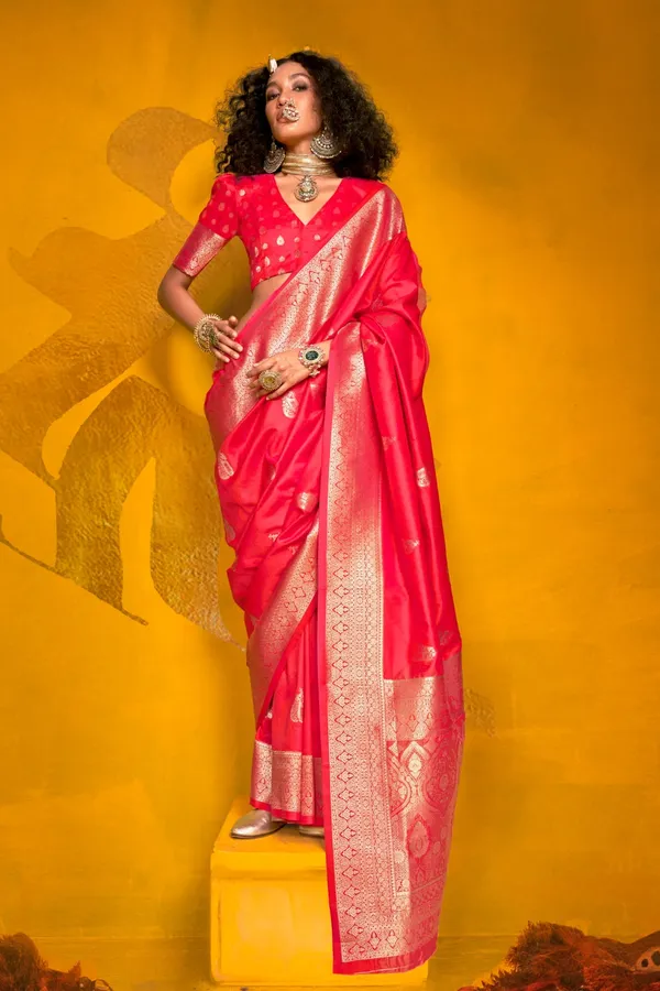 Pink_Premium_Handloom_Weaving_Silk_With_Blouse_Piece_For_Women_&_Girls
