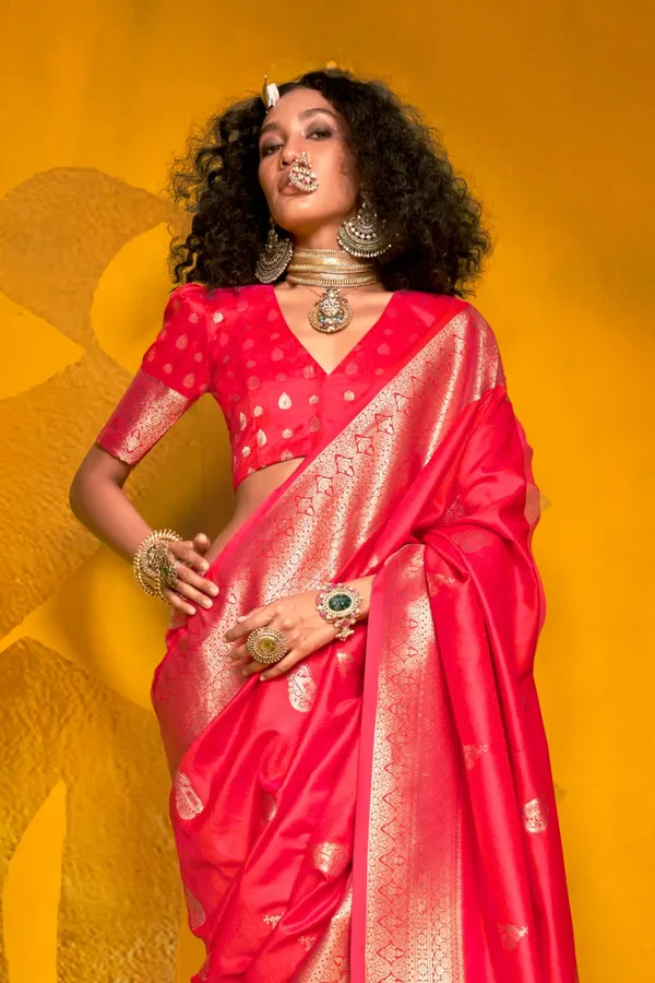 Pink_Premium_Handloom_Weaving_Silk_With_Blouse_Piece_For_Women_&_Girls