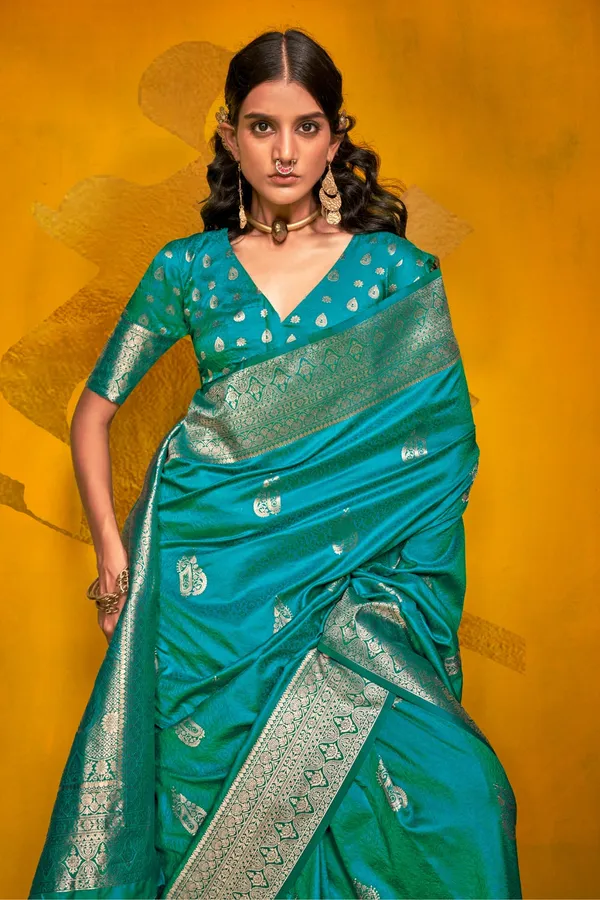 Blue_Premium_Handloom_Weaving_Silk_With_Blouse_Piece_For_Women_&_Girls